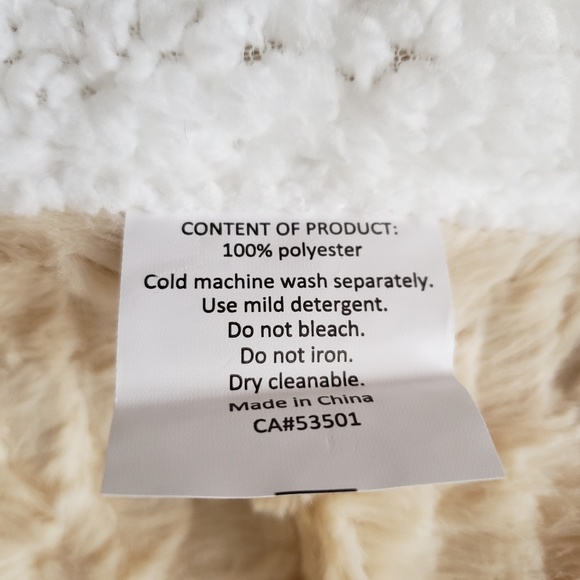 Hooded Snuggle Blanket - Picture 6 of 8